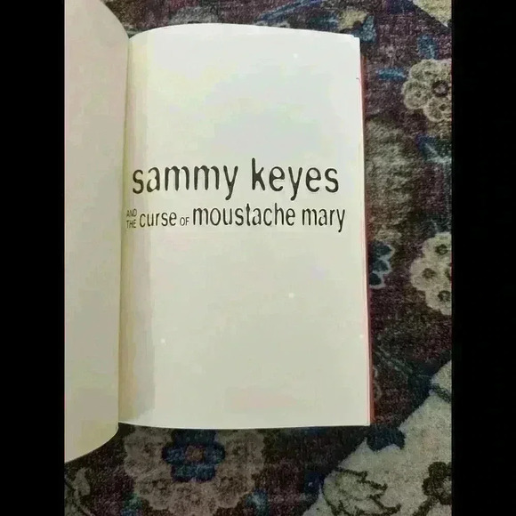 Sammy Keyes and the Curse of Moustache Mary X Van DraanenWendelin Signed 6/2002 - Picture 7 of 8